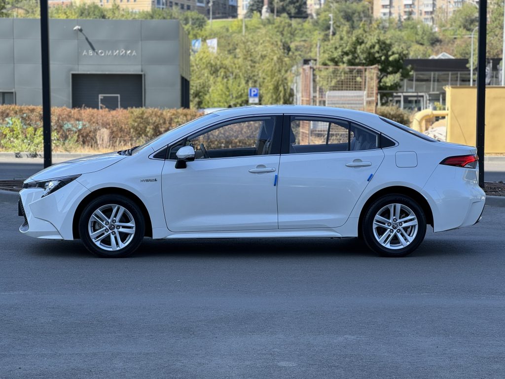 2019 TOYOTA LEVIN HYBRID