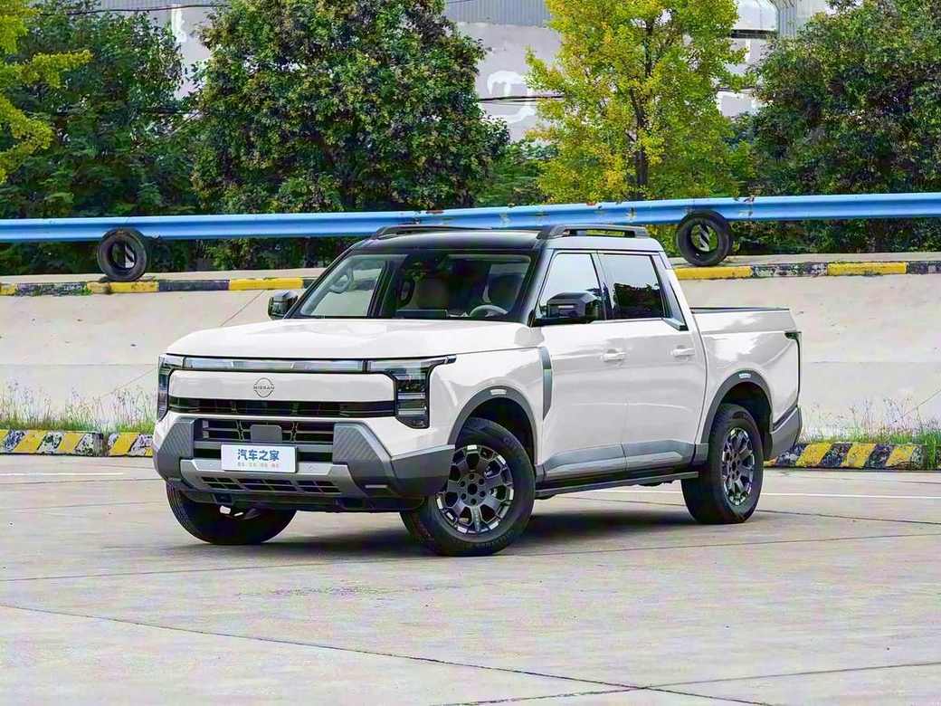 Nissan Frontier Pro PHEV білий — вид спереду 3/4