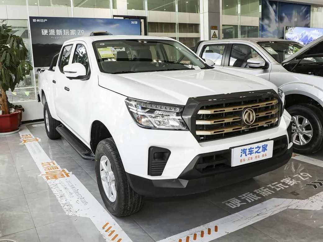 DongFeng Rich 6 дизель білий — вид спереду 3/4