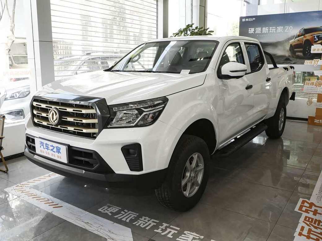 DongFeng Rich 6 дизель білий — вид спереду 3/4